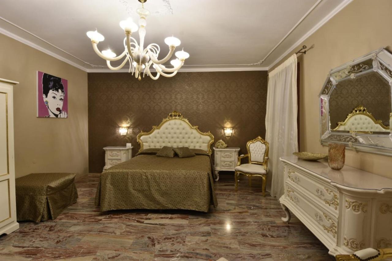 Ca' Del Cinema B&B Venetië Buitenkant foto